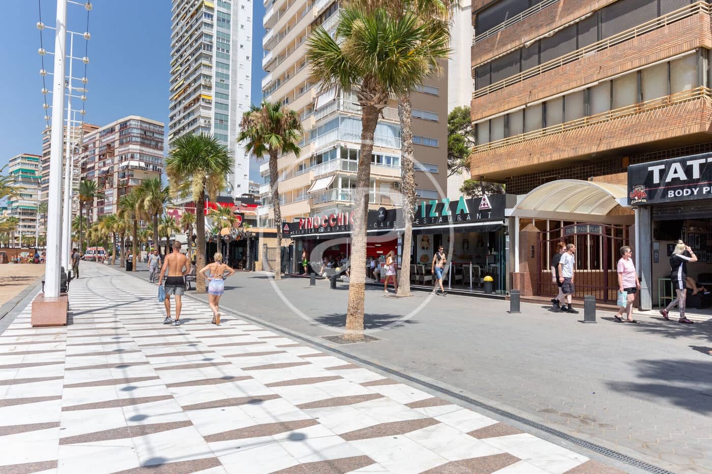 6 soveværelse Lejlighed til salg i Benidorm med swimmingpool - € 900.000 (Ref: 9081816)