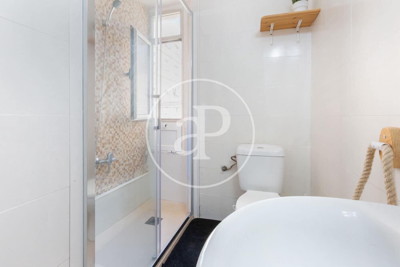 3 bedroom Apartment for rent in Valencia city - € 1,350 (Ref: 9085528)