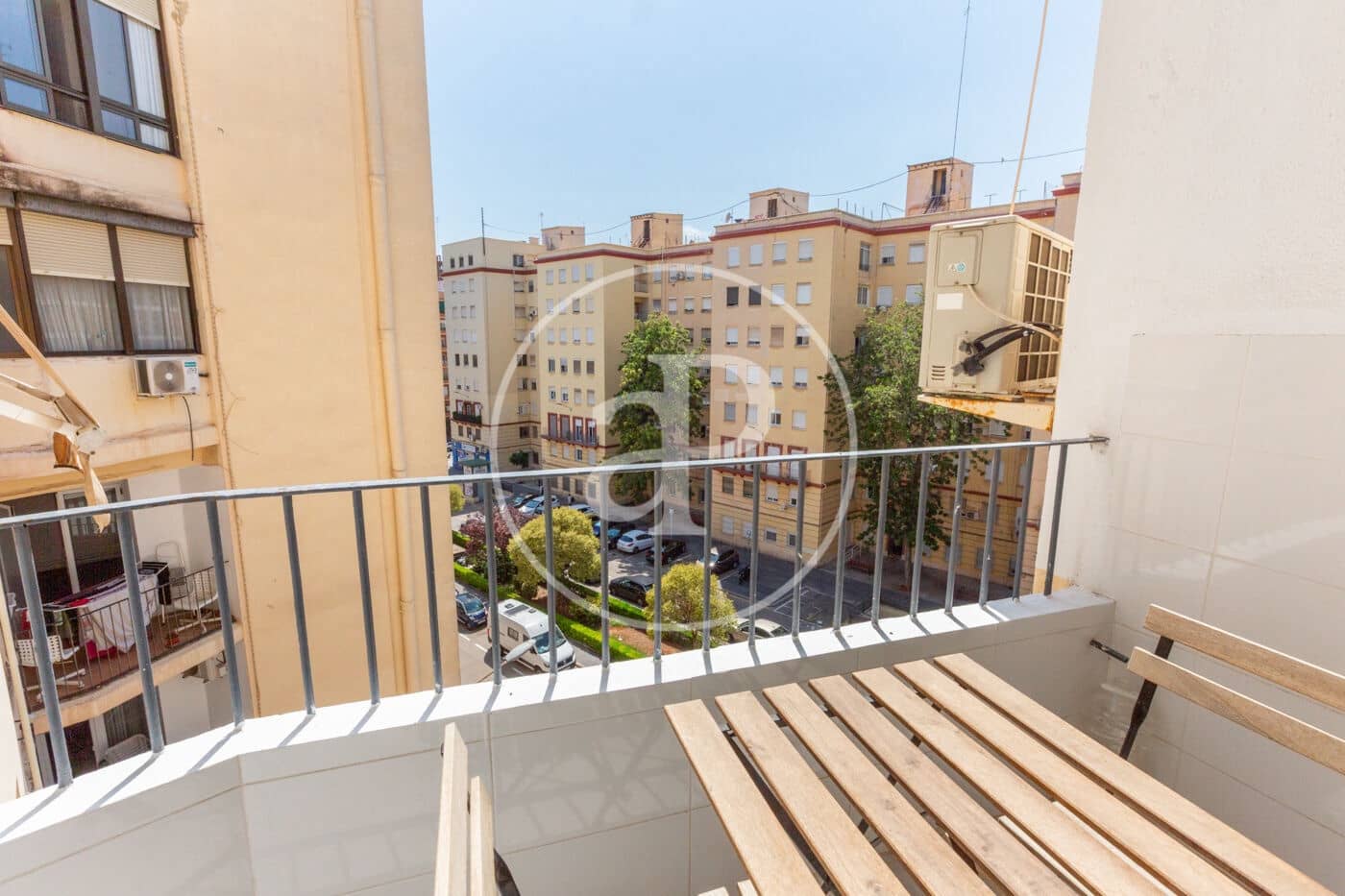 3 bedroom Apartment for rent in Valencia city - € 1,350 (Ref: 9085528)