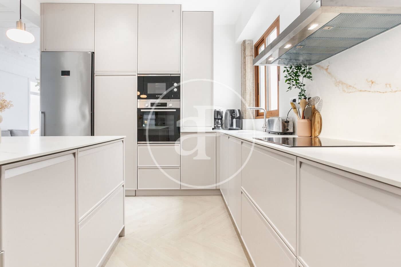 4 sypialnia Apartament do wynajęcia w Miasto Walencja - 2 490 € (Ref: 9091869)