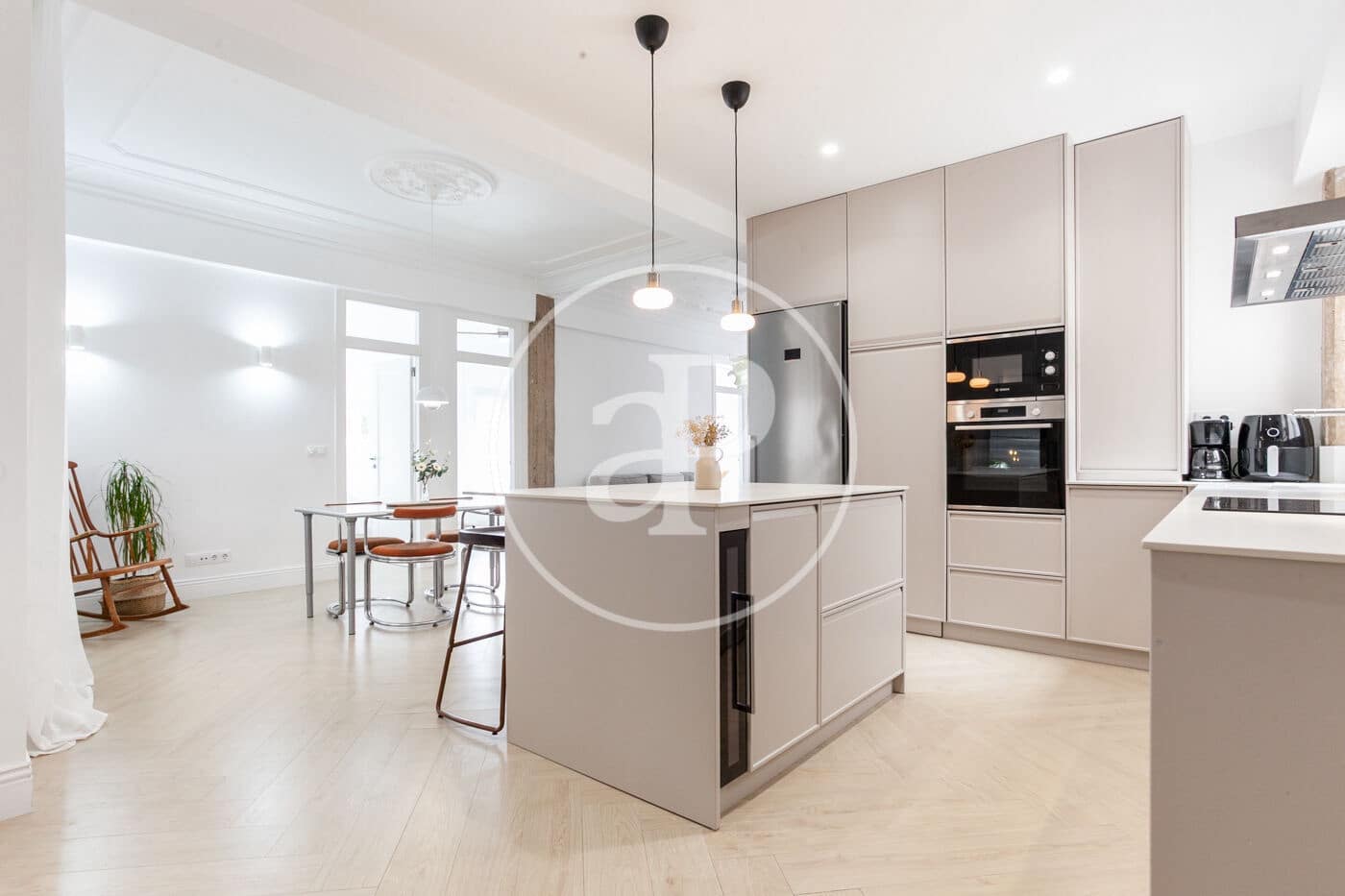 4 sypialnia Apartament do wynajęcia w Miasto Walencja - 2 490 € (Ref: 9091869)