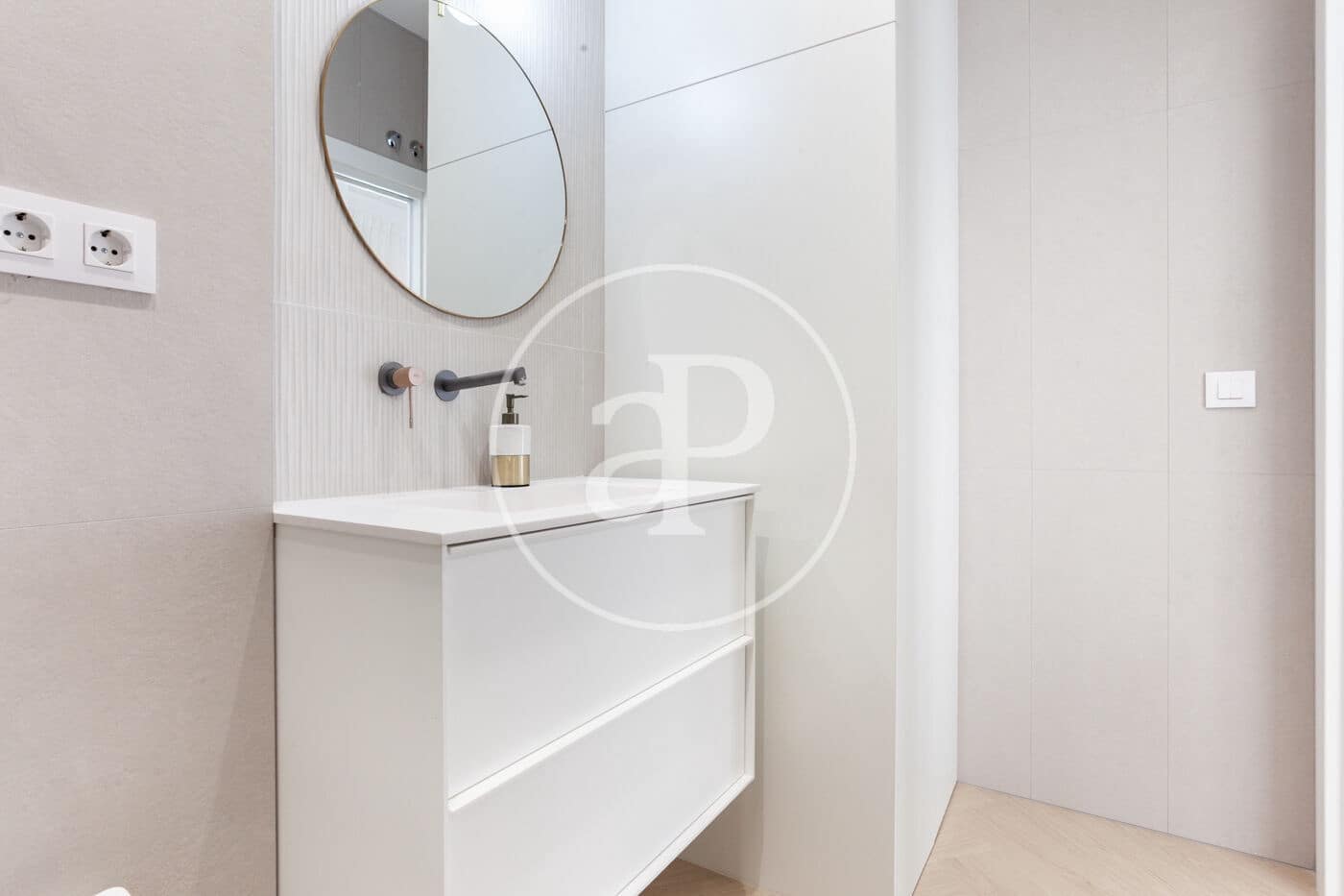 4 sypialnia Apartament do wynajęcia w Miasto Walencja - 2 490 € (Ref: 9091869)