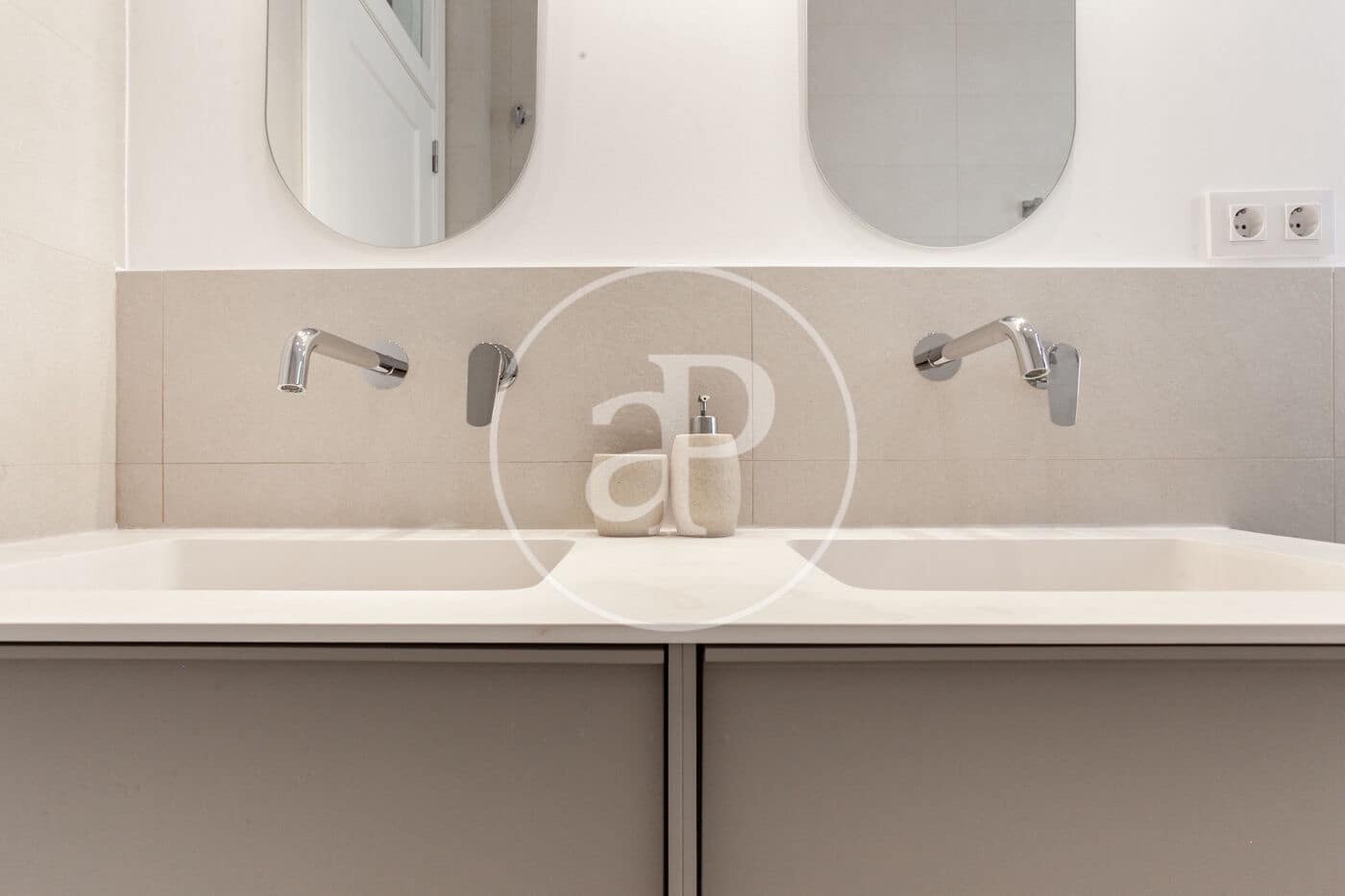 4 sypialnia Apartament do wynajęcia w Miasto Walencja - 2 490 € (Ref: 9091869)