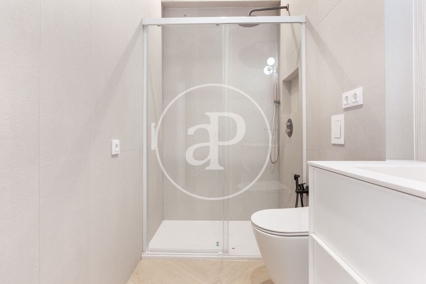 4 sypialnia Apartament do wynajęcia w Miasto Walencja - 2 490 € (Ref: 9091869)