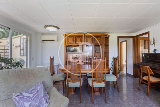 3 bedroom Villa for sale in Alzira with pool - € 250,000 (Ref: 9091873)