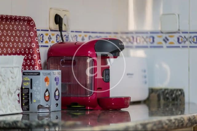 3 soveværelse Lejlighed til leje i El Carme, Valencia by - € 2.000 (Ref: 9099344)