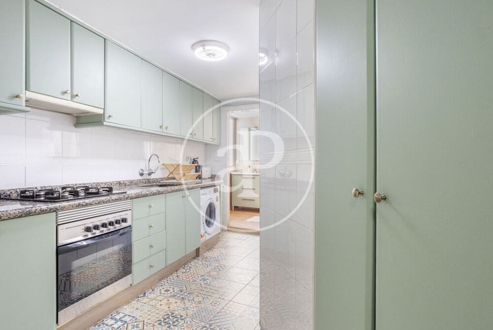 3 bedroom Apartment for rent in Valencia city - € 1,800 (Ref: 9099344)