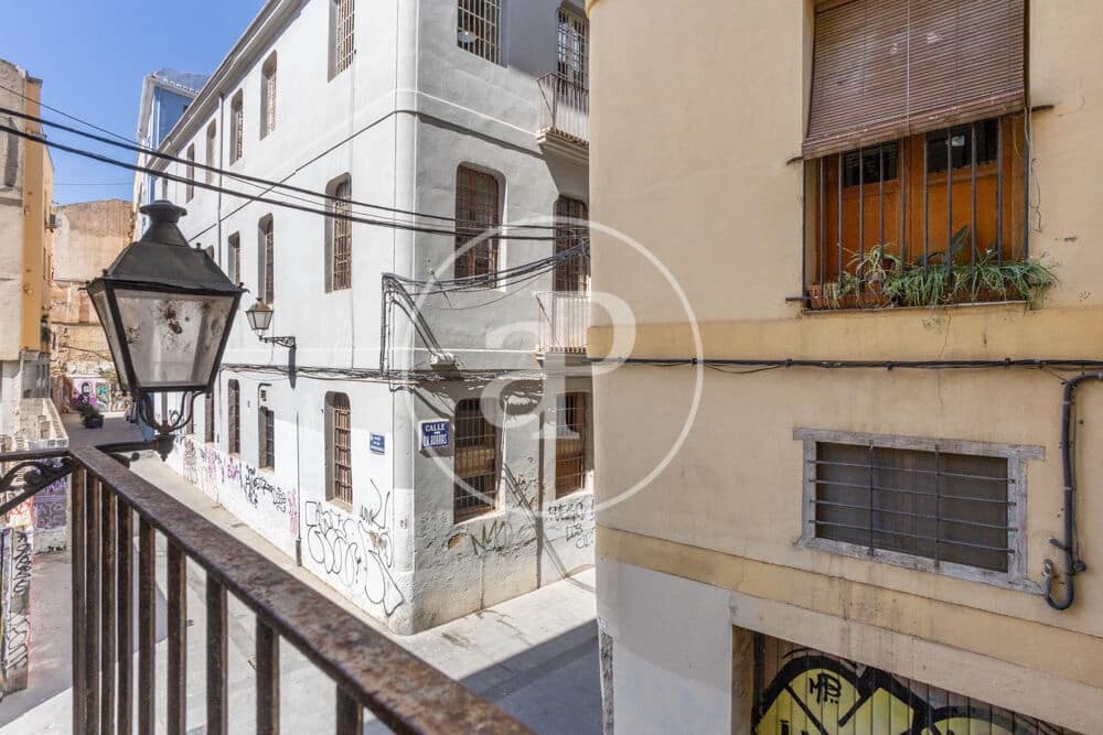 3 bedroom Apartment for rent in Valencia city - € 1,800 (Ref: 9099344)