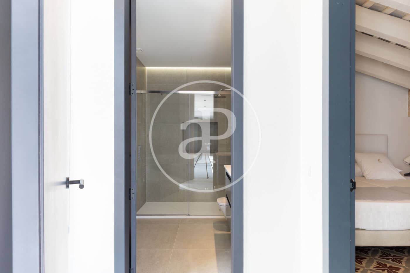2 quarto Penthouse para arrendar em Valencia cidade - 3 500 € (Ref: 9099346)