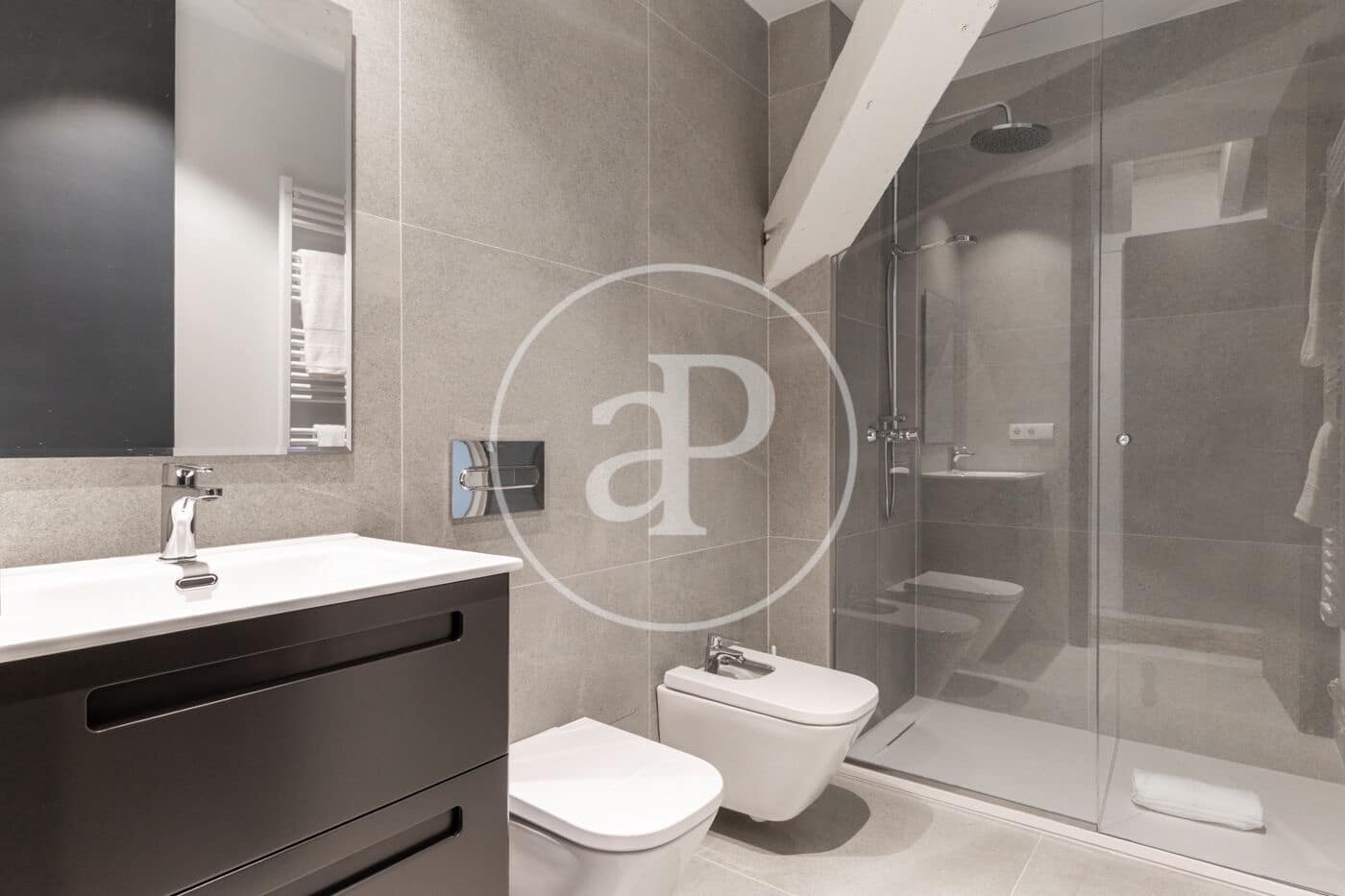 2 quarto Penthouse para arrendar em Valencia cidade - 3 500 € (Ref: 9099346)