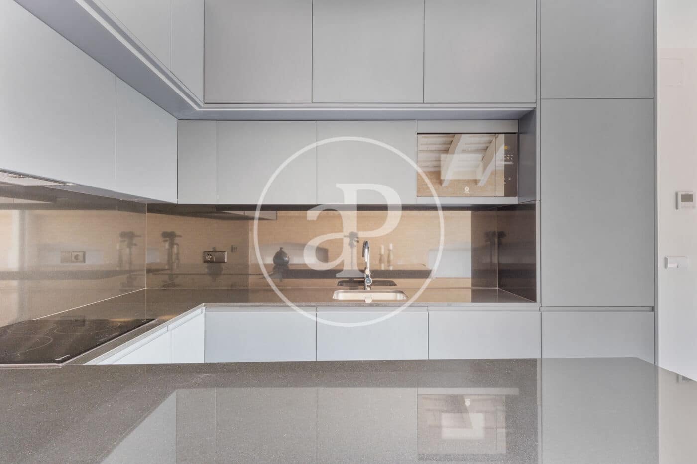 2 quarto Penthouse para arrendar em Valencia cidade - 3 500 € (Ref: 9099346)