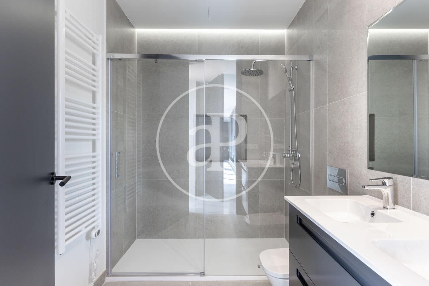 2 quarto Penthouse para arrendar em Valencia cidade - 3 500 € (Ref: 9099346)