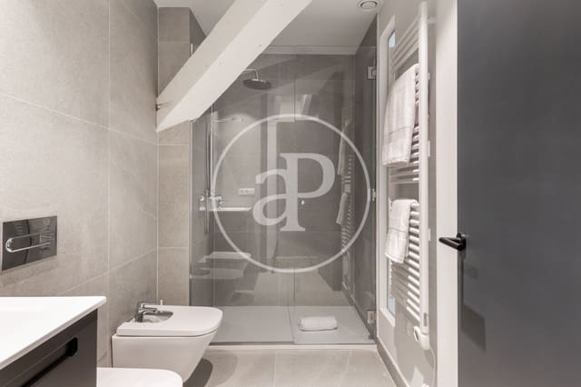 2 quarto Penthouse para arrendar em Sant Francesc, Valência cidade - 3 500 € (Ref: 9099346)