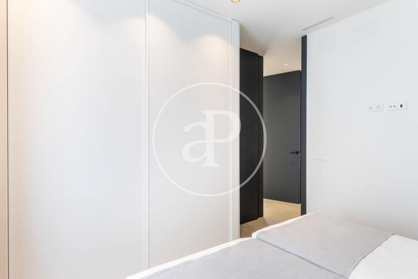2 sypialnia Apartament do wynajęcia w Miasto Walencja - 2 450 € (Ref: 9099347)
