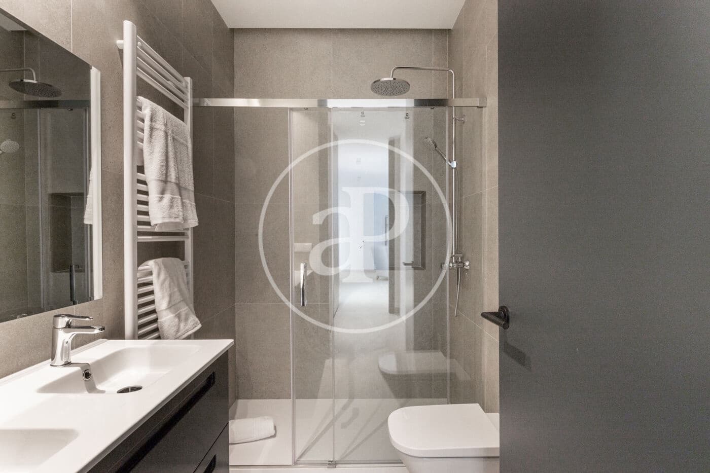 2 bedroom Apartment for rent in Valencia city - € 2,450 (Ref: 9099349)