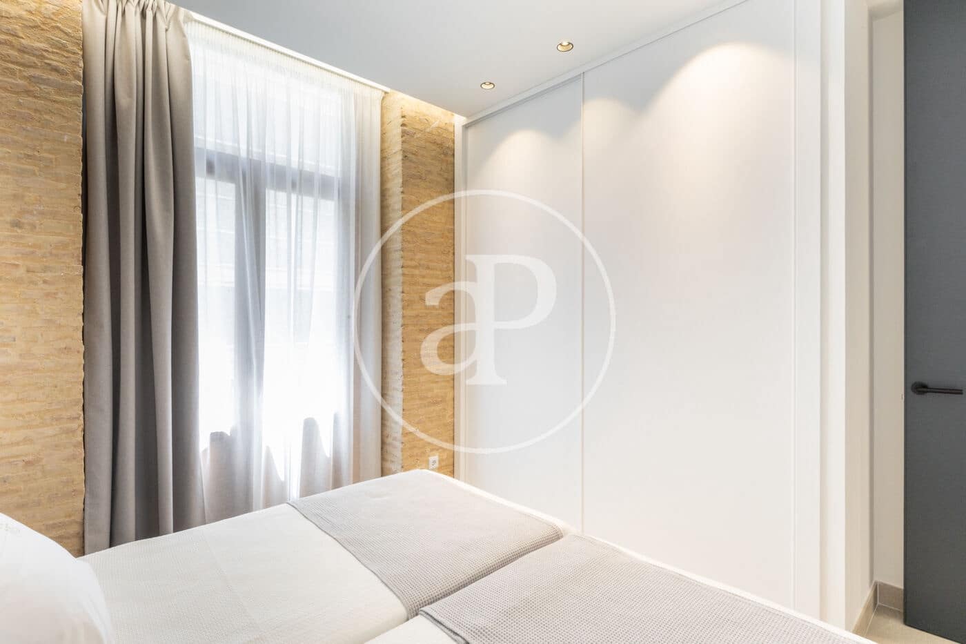 2 bedroom Apartment for rent in Valencia city - € 2,450 (Ref: 9099349)