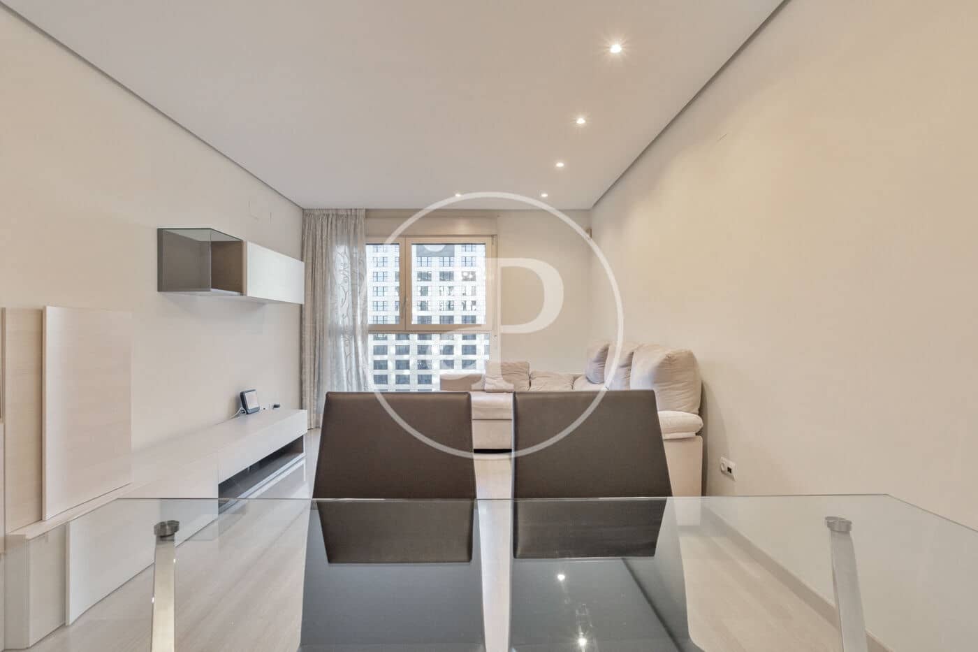 Apartamento de 2 habitaciones en València ciudad en alquiler con piscina - 2.200 € (Ref: 9100958)