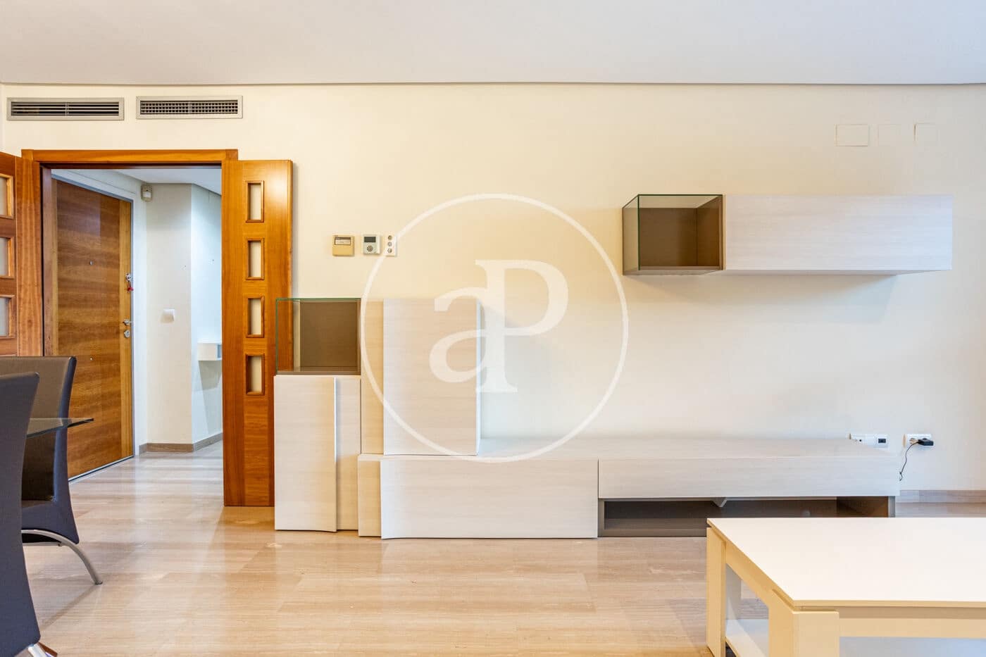 Apartamento de 2 habitaciones en València ciudad en alquiler con piscina - 2.200 € (Ref: 9100958)