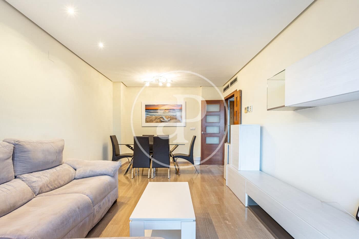 Apartamento de 2 habitaciones en València ciudad en alquiler con piscina - 2.200 € (Ref: 9100958)