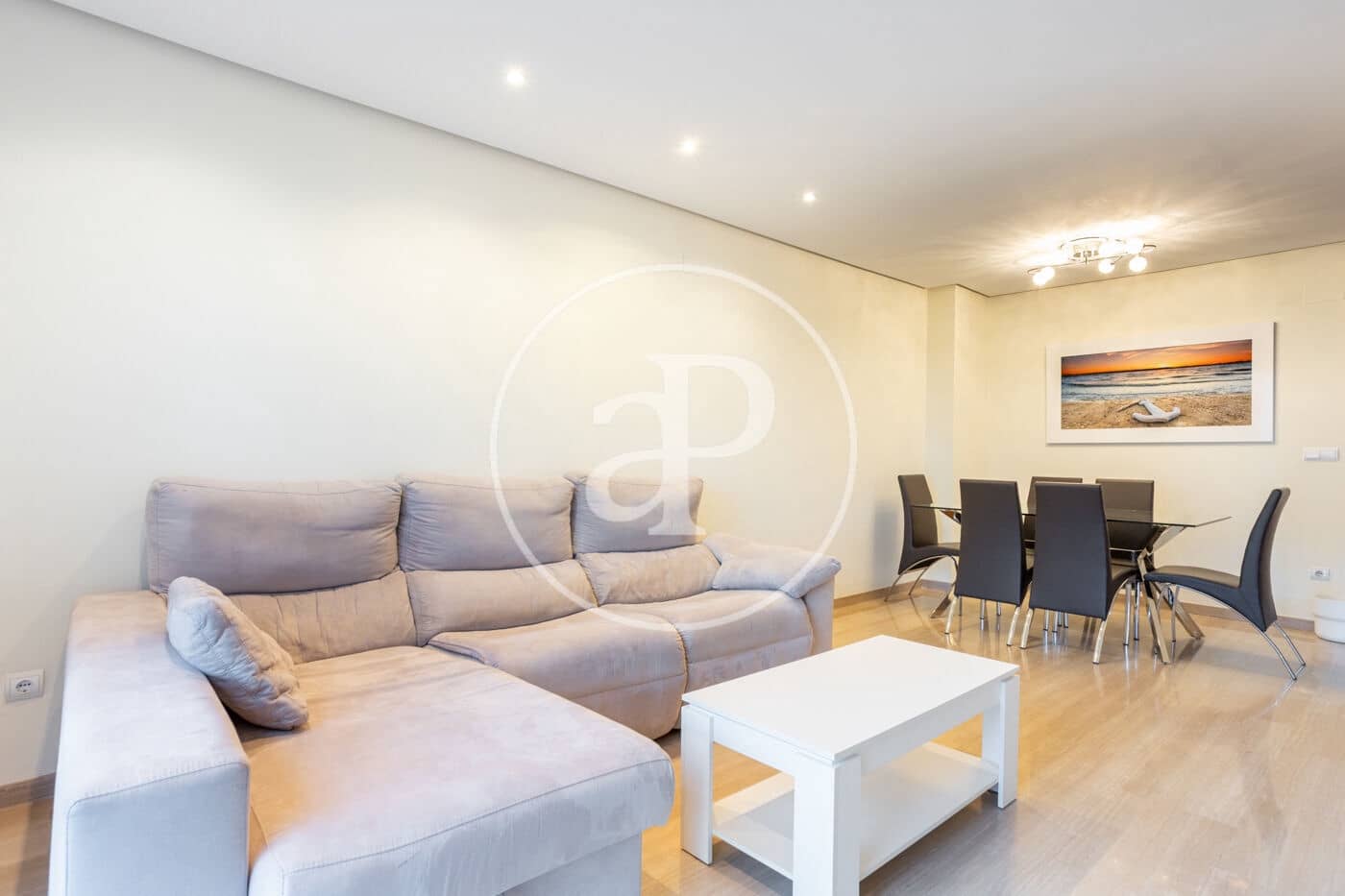 Apartamento de 2 habitaciones en València ciudad en alquiler con piscina - 2.200 € (Ref: 9100958)