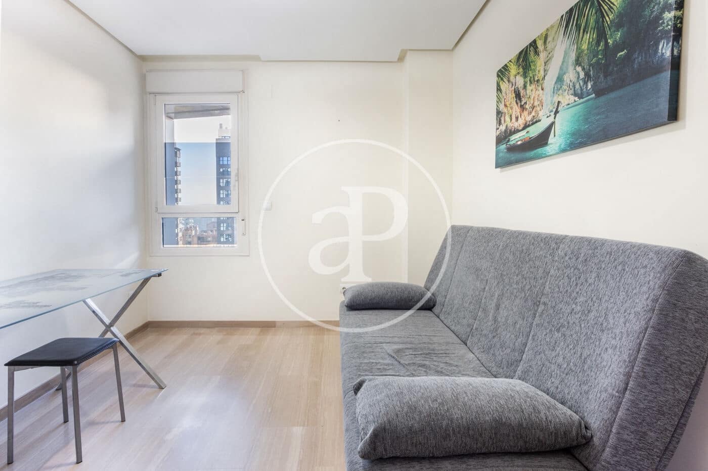 Apartamento de 2 habitaciones en València ciudad en alquiler con piscina - 2.200 € (Ref: 9100958)
