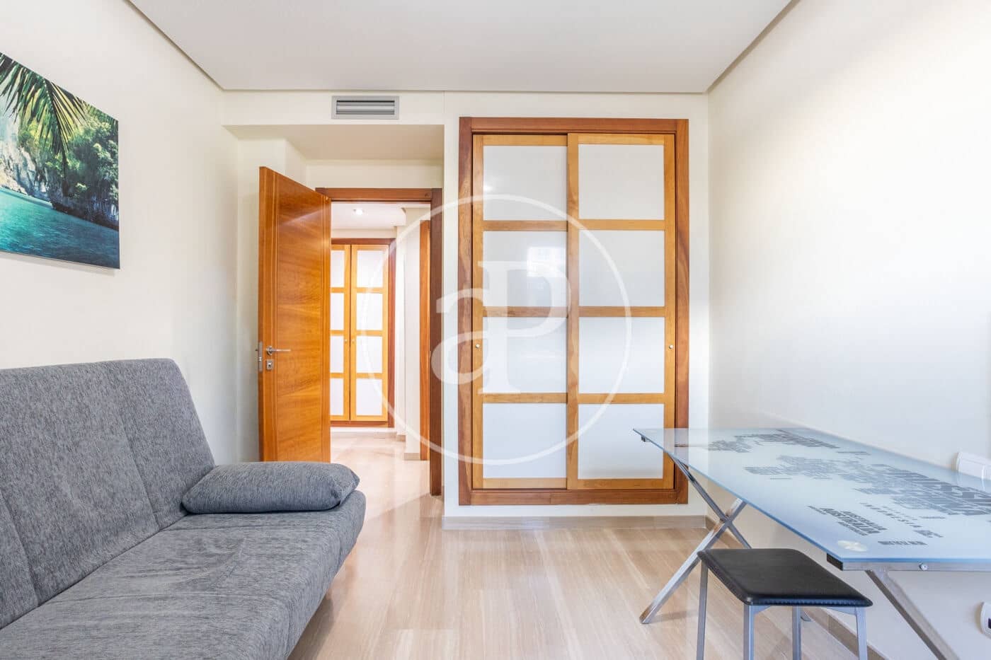 Apartamento de 2 habitaciones en València ciudad en alquiler con piscina - 2.200 € (Ref: 9100958)