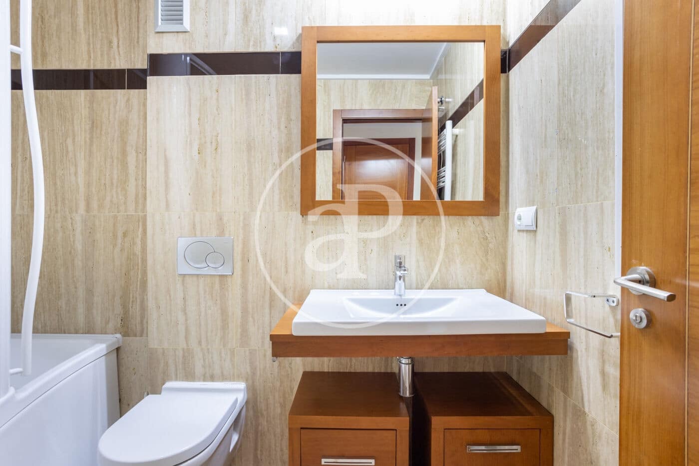 Apartamento de 2 habitaciones en València ciudad en alquiler con piscina - 2.200 € (Ref: 9100958)