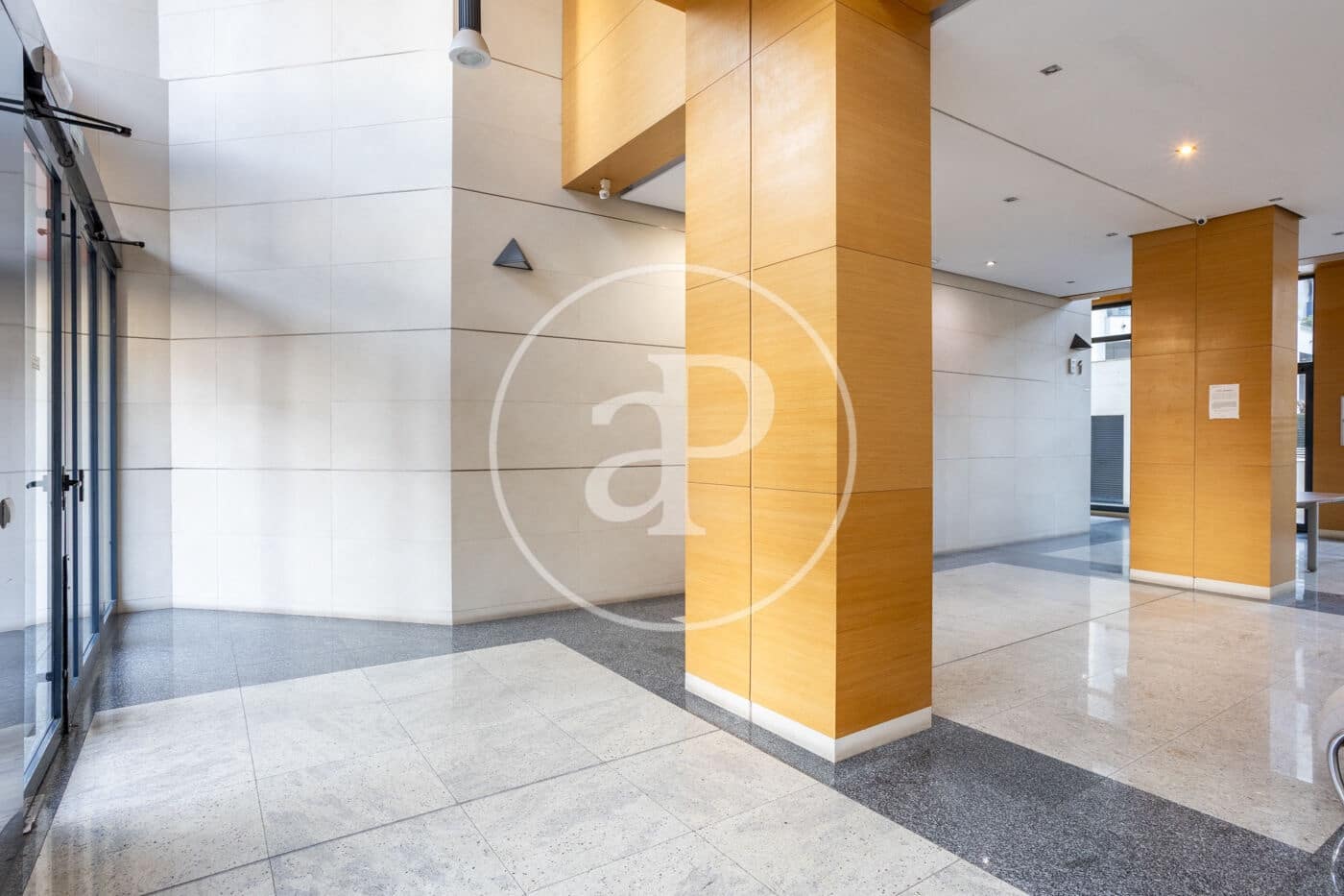 Apartamento de 2 habitaciones en València ciudad en alquiler con piscina - 2.200 € (Ref: 9100958)