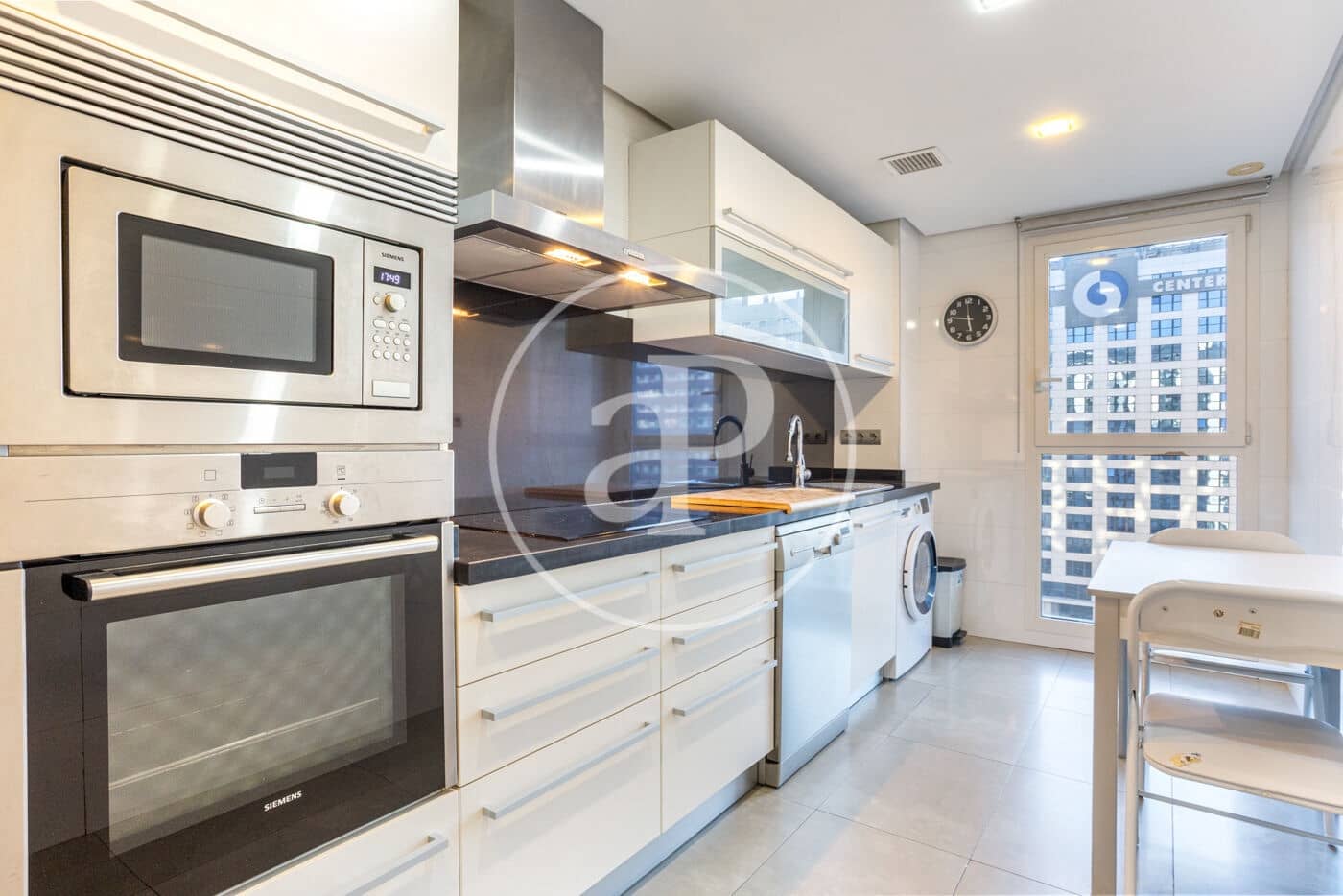 Apartamento de 2 habitaciones en València ciudad en alquiler con piscina - 2.200 € (Ref: 9100958)