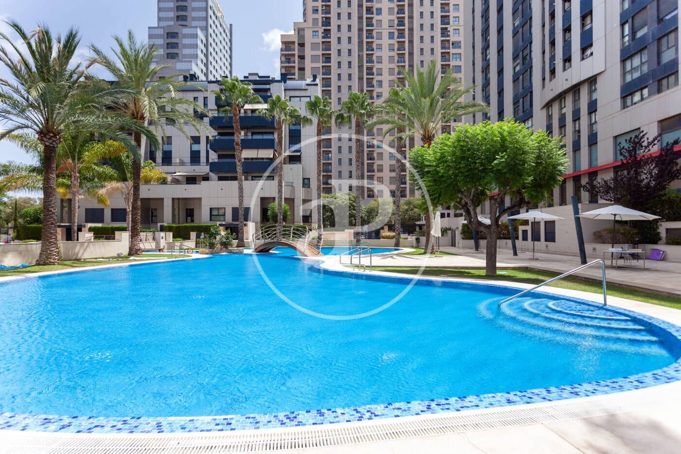 Apartamento de 2 habitaciones en València ciudad en alquiler con piscina - 2.200 € (Ref: 9100958)