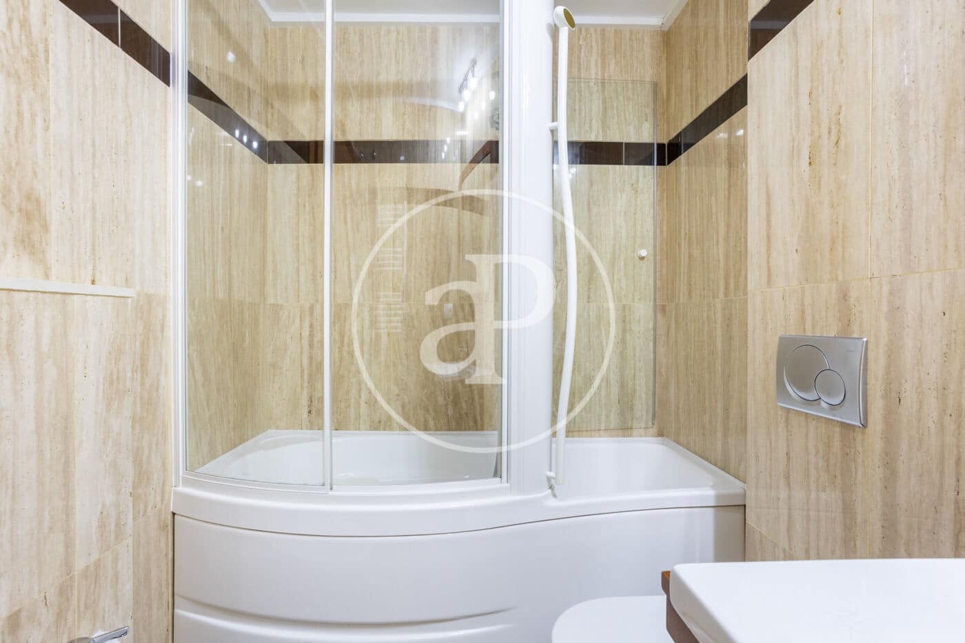 Apartamento de 2 habitaciones en València ciudad en alquiler con piscina - 2.200 € (Ref: 9100958)