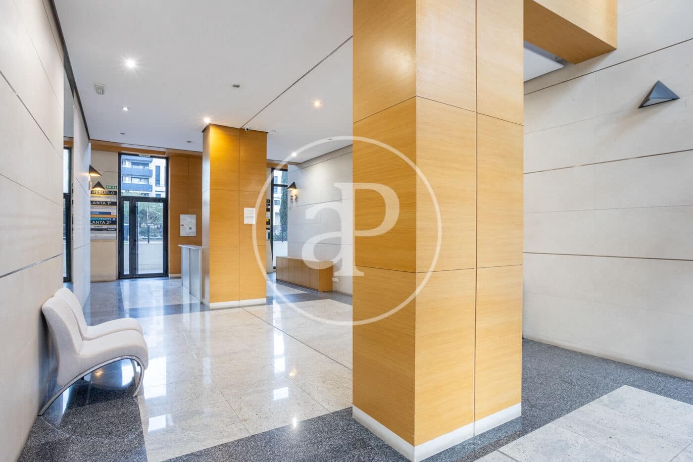 Apartamento de 2 habitaciones en València ciudad en alquiler con piscina - 2.200 € (Ref: 9100958)