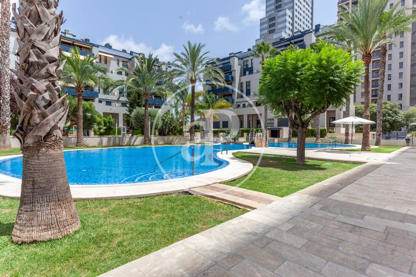 Apartamento de 2 habitaciones en València ciudad en alquiler con piscina - 2.200 € (Ref: 9100958)