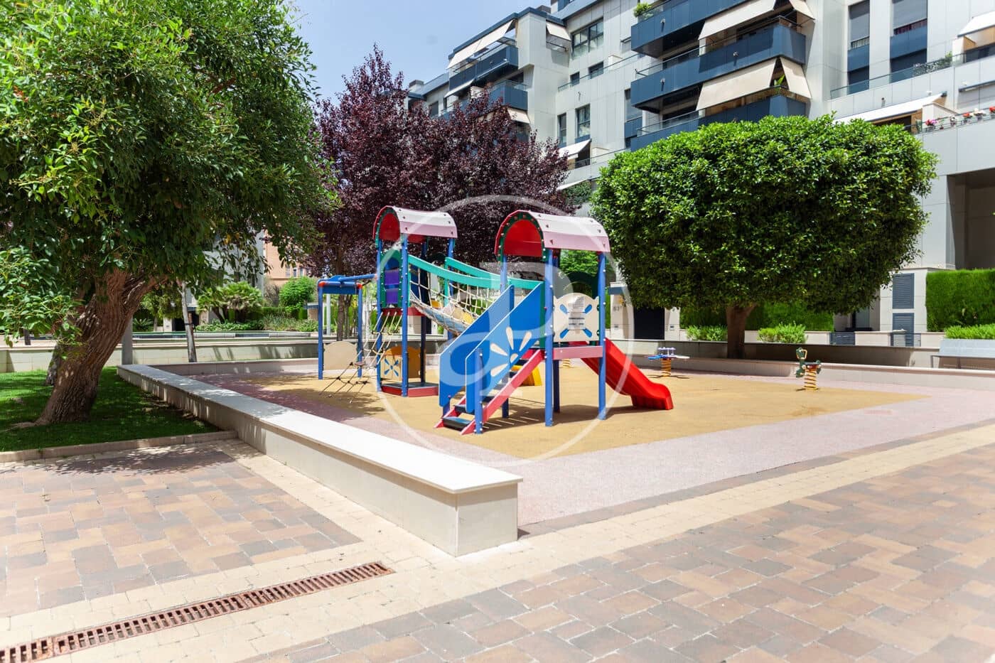 Apartamento de 2 habitaciones en València ciudad en alquiler con piscina - 2.200 € (Ref: 9100958)