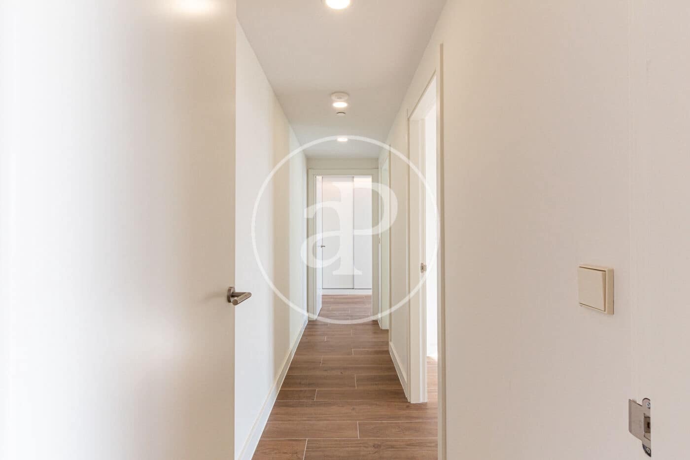 3 soverom Leilighet til leie i Valencia by med svømmebasseng - € 5 300 (Ref: 9103129)