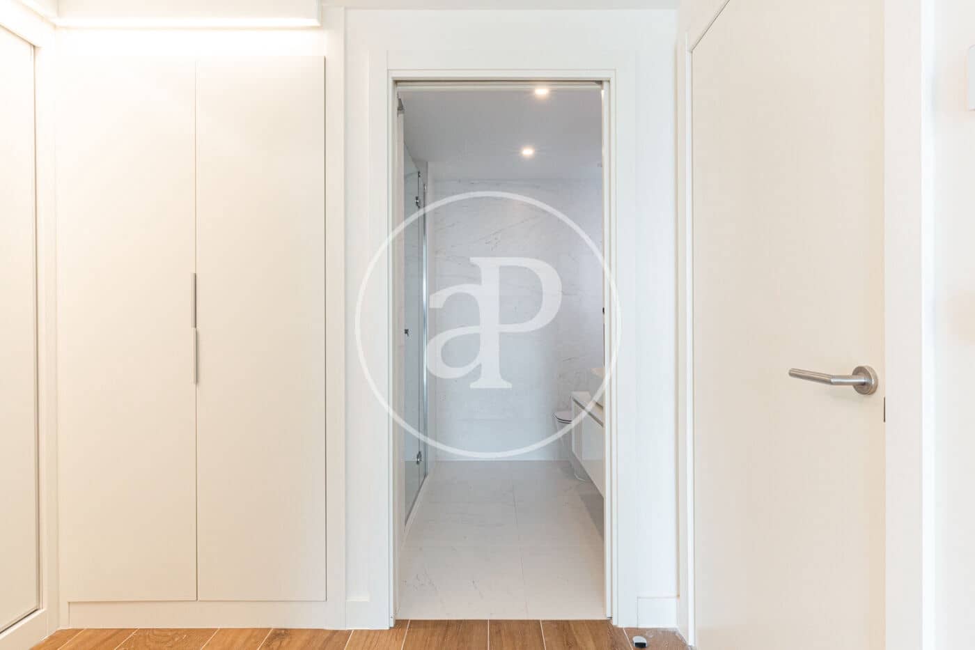 3 soverom Leilighet til leie i Valencia by med svømmebasseng - € 5 300 (Ref: 9103129)