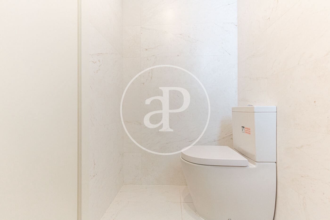 3 soverom Leilighet til leie i Valencia by med svømmebasseng - € 5 300 (Ref: 9103129)