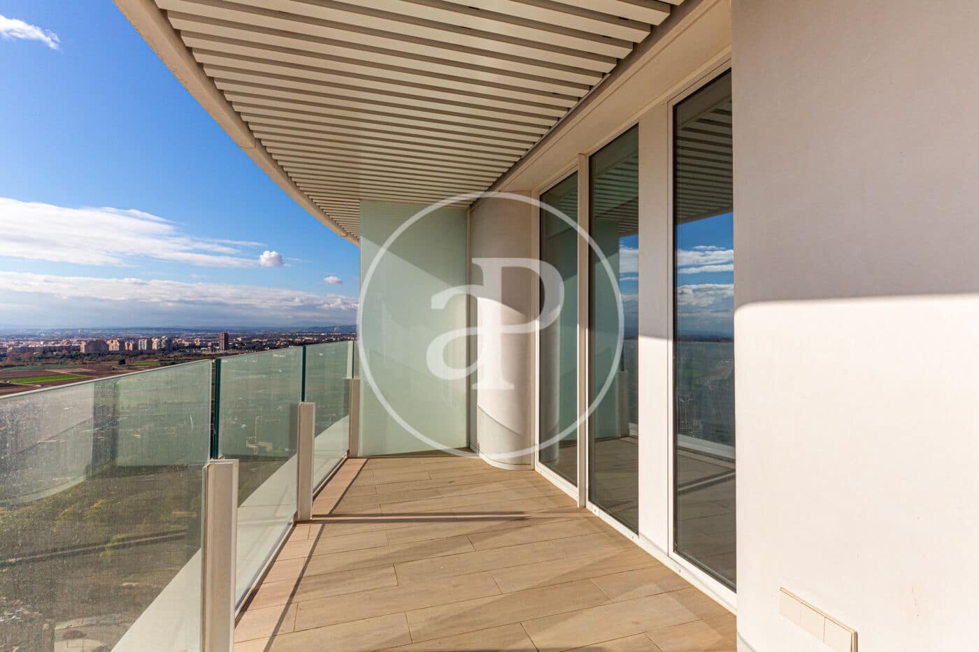 3 soverom Leilighet til leie i Valencia by med svømmebasseng - € 5 300 (Ref: 9103129)