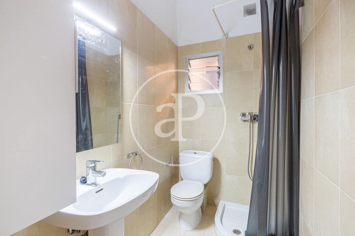 3 sovrum Lägenhet att hyra i Valencia stad - 1 600 € (Ref: 9104886)