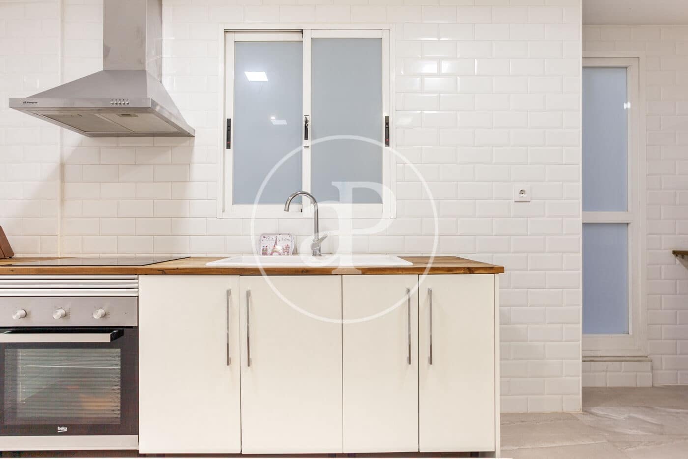 2 bedroom Apartment for rent in Valencia city - € 1,200 (Ref: 9108967)