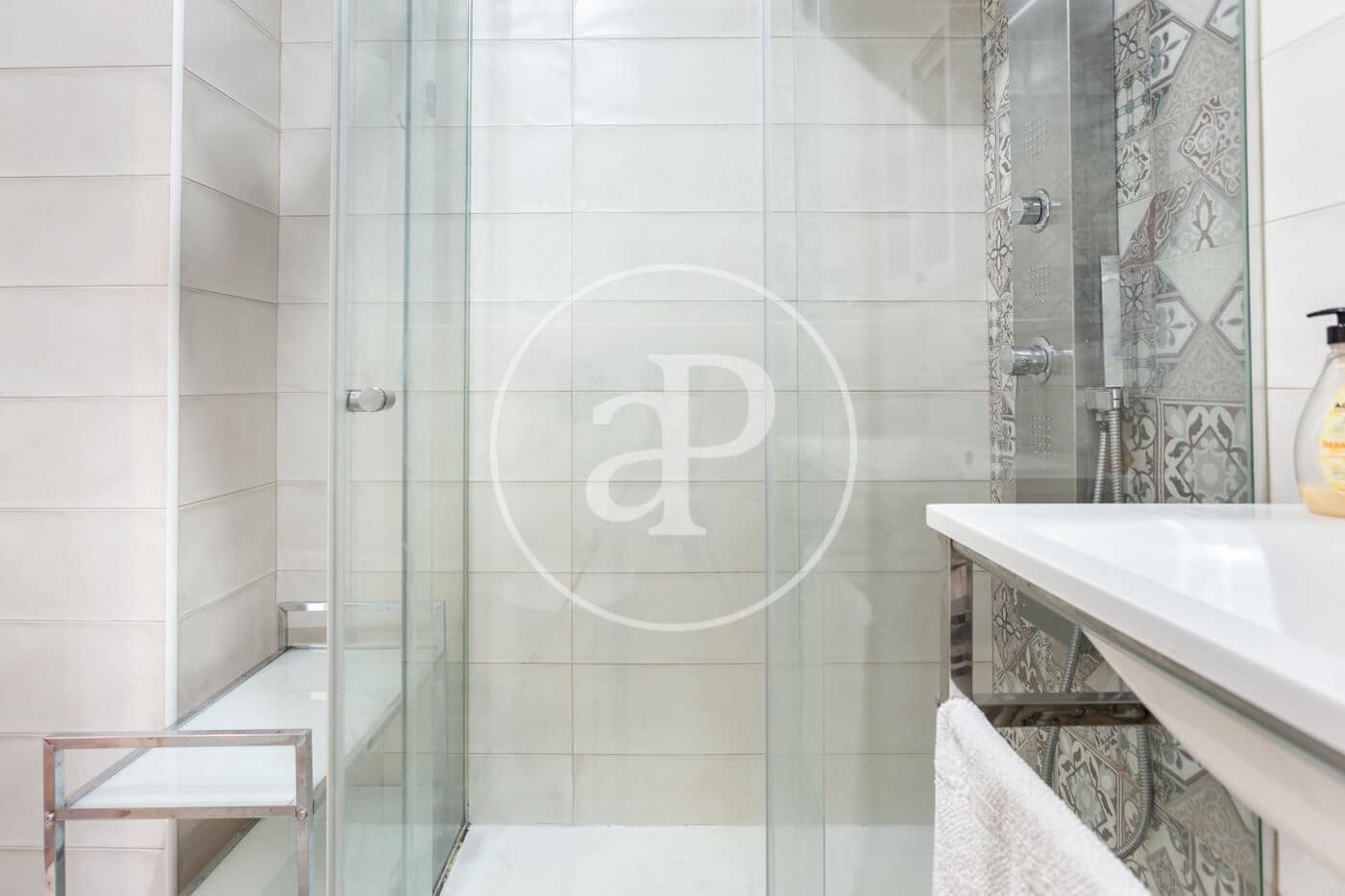 2 bedroom Apartment for rent in Valencia city - € 1,200 (Ref: 9108967)