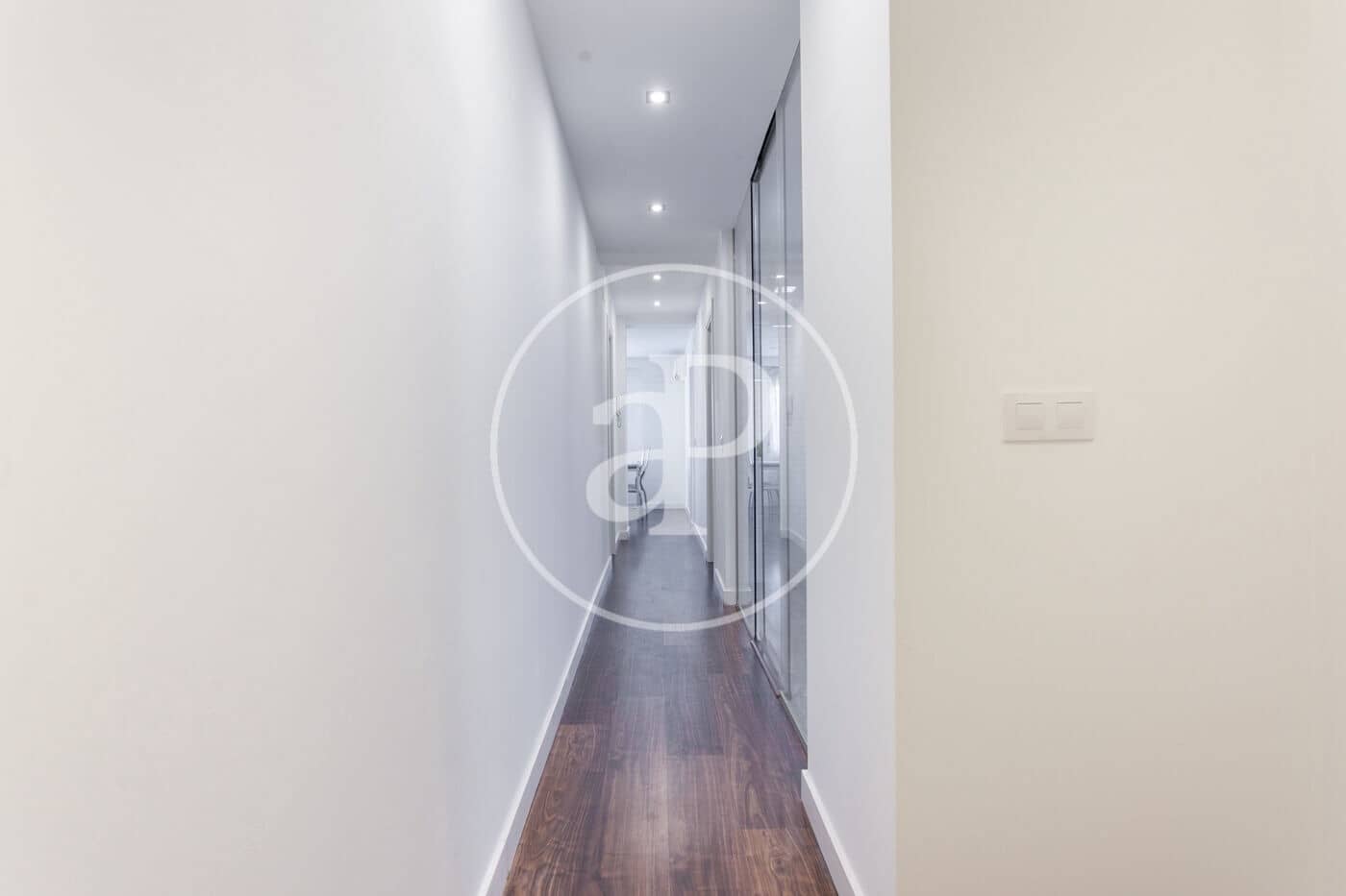 2 bedroom Apartment for rent in Valencia city - € 1,200 (Ref: 9108967)