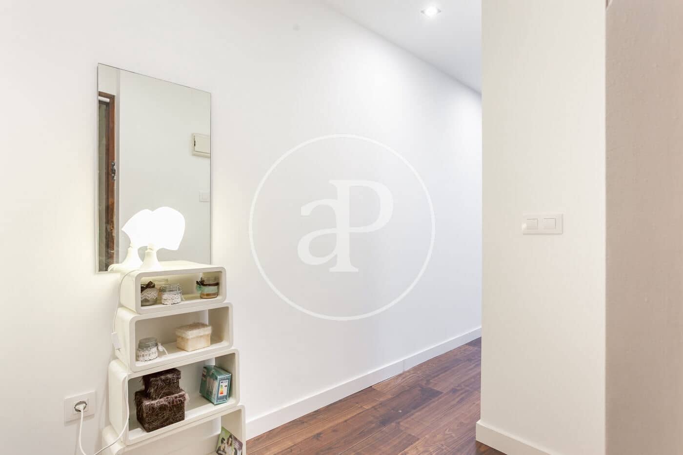 2 bedroom Apartment for rent in Valencia city - € 1,200 (Ref: 9108967)