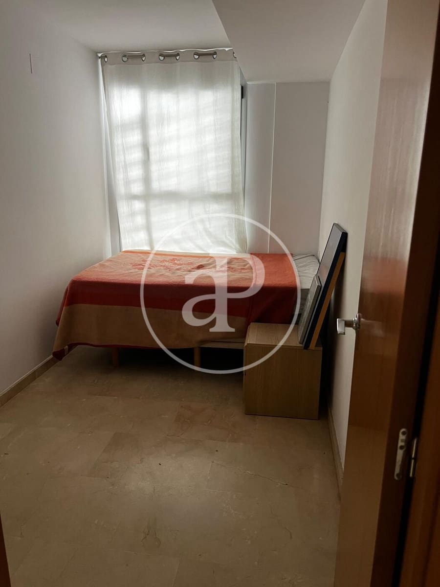 3 bedroom Penthouse for rent in Valencia city with pool - € 2,250 (Ref: 9110593)