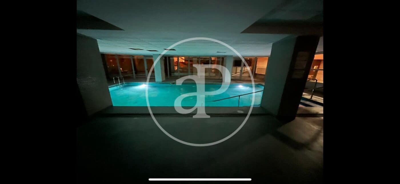 3 bedroom Penthouse for rent in Valencia city with pool - € 2,250 (Ref: 9110593)