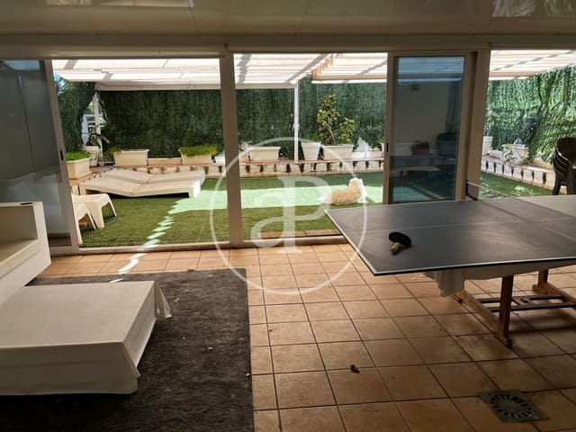 3 soveværelse Penthouse til leje i Ciutat de les Arts i de les Ciencies, Valencia by med swimmingpool - € 2.250 (Ref: 9110593)