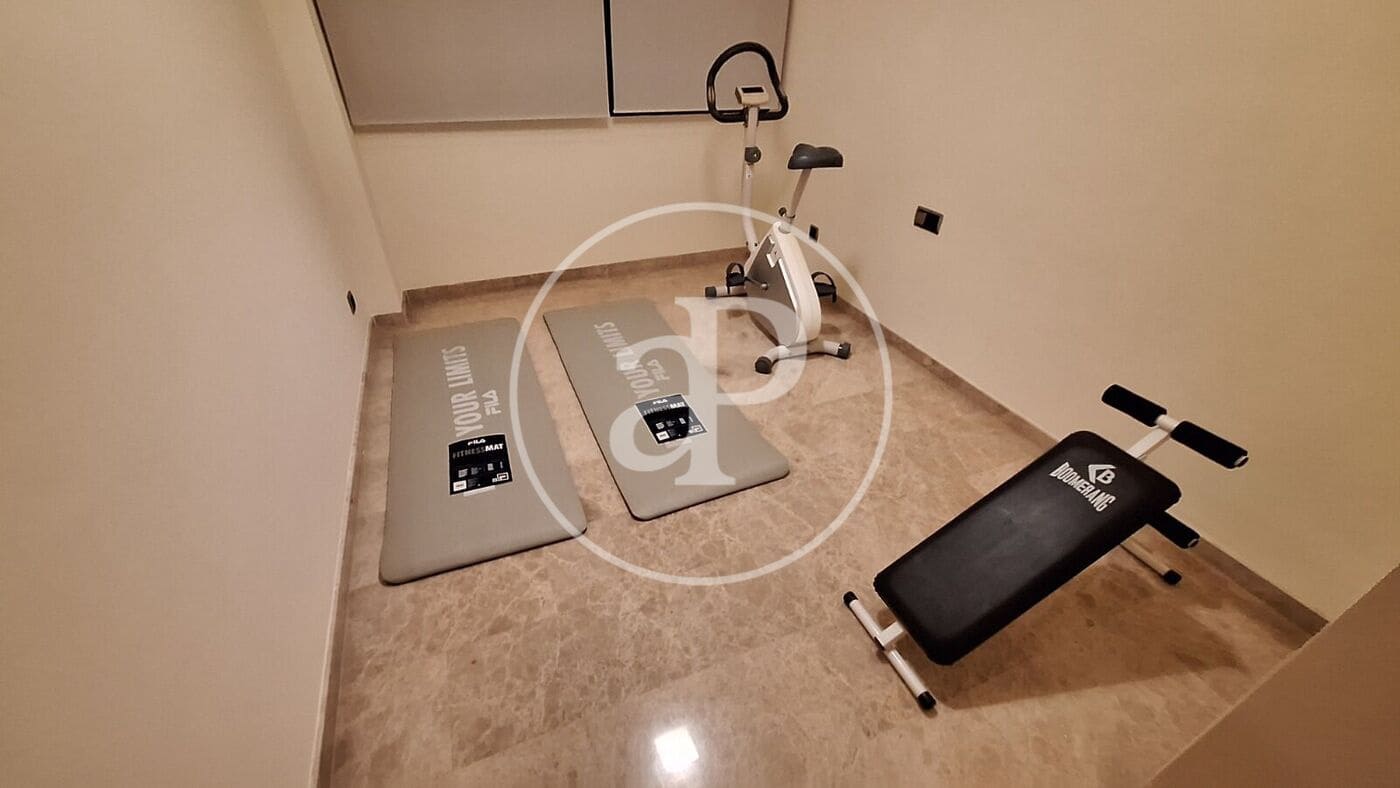 4 camera da letto Appartamento da affittare in Valencia citta con piscina - 2.200 € (Rif: 9110596)