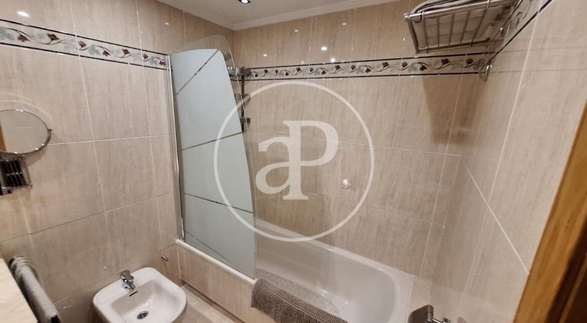 4 camera da letto Appartamento da affittare in Valencia citta con piscina - 2.200 € (Rif: 9110596)