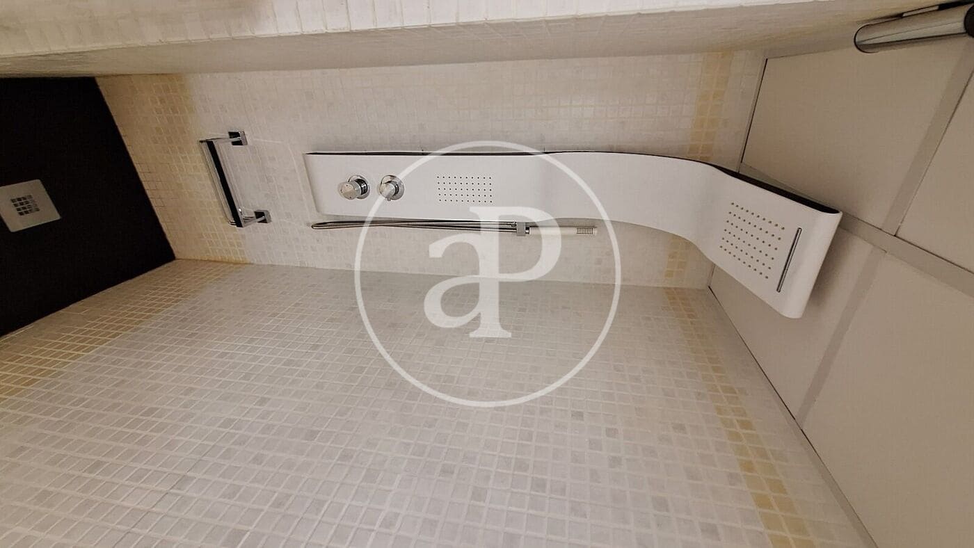 4 camera da letto Appartamento da affittare in Valencia citta con piscina - 2.200 € (Rif: 9110596)