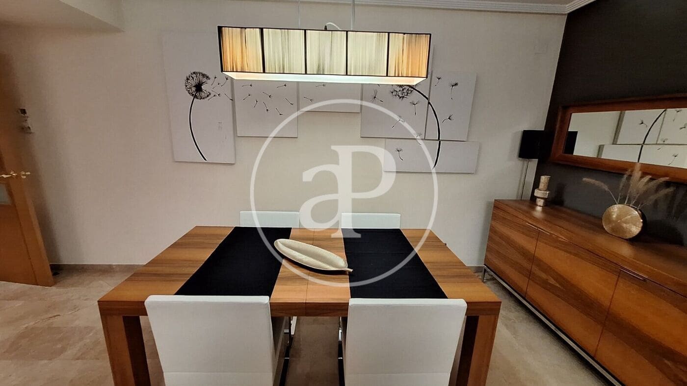 4 camera da letto Appartamento da affittare in Valencia citta con piscina - 2.200 € (Rif: 9110596)